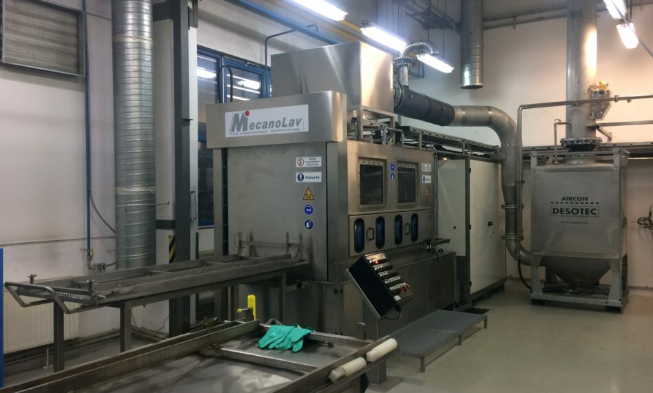 Machine de nettoyage au kérosène pour pièces aéronautiques